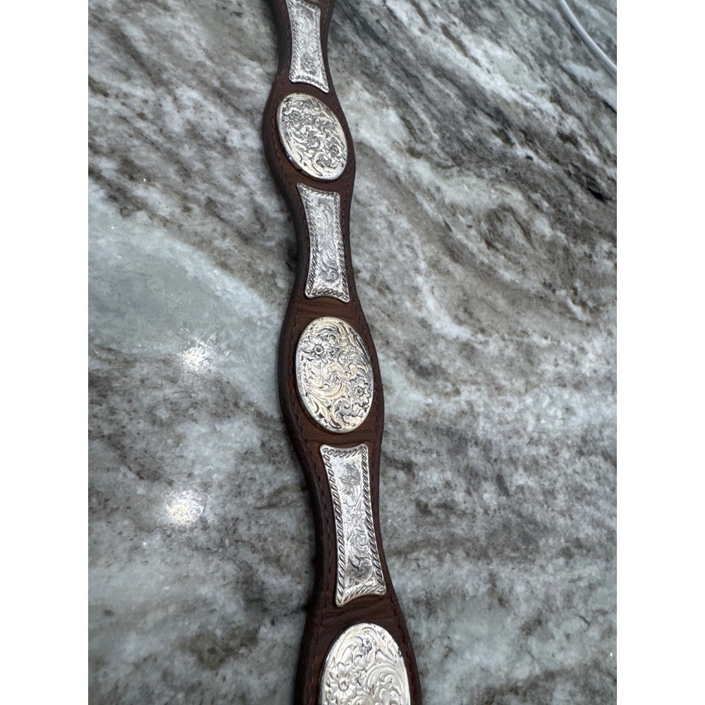 Womens vintage western scallop concho leather belt engraved silver-toned concho - Picture 6 of 6